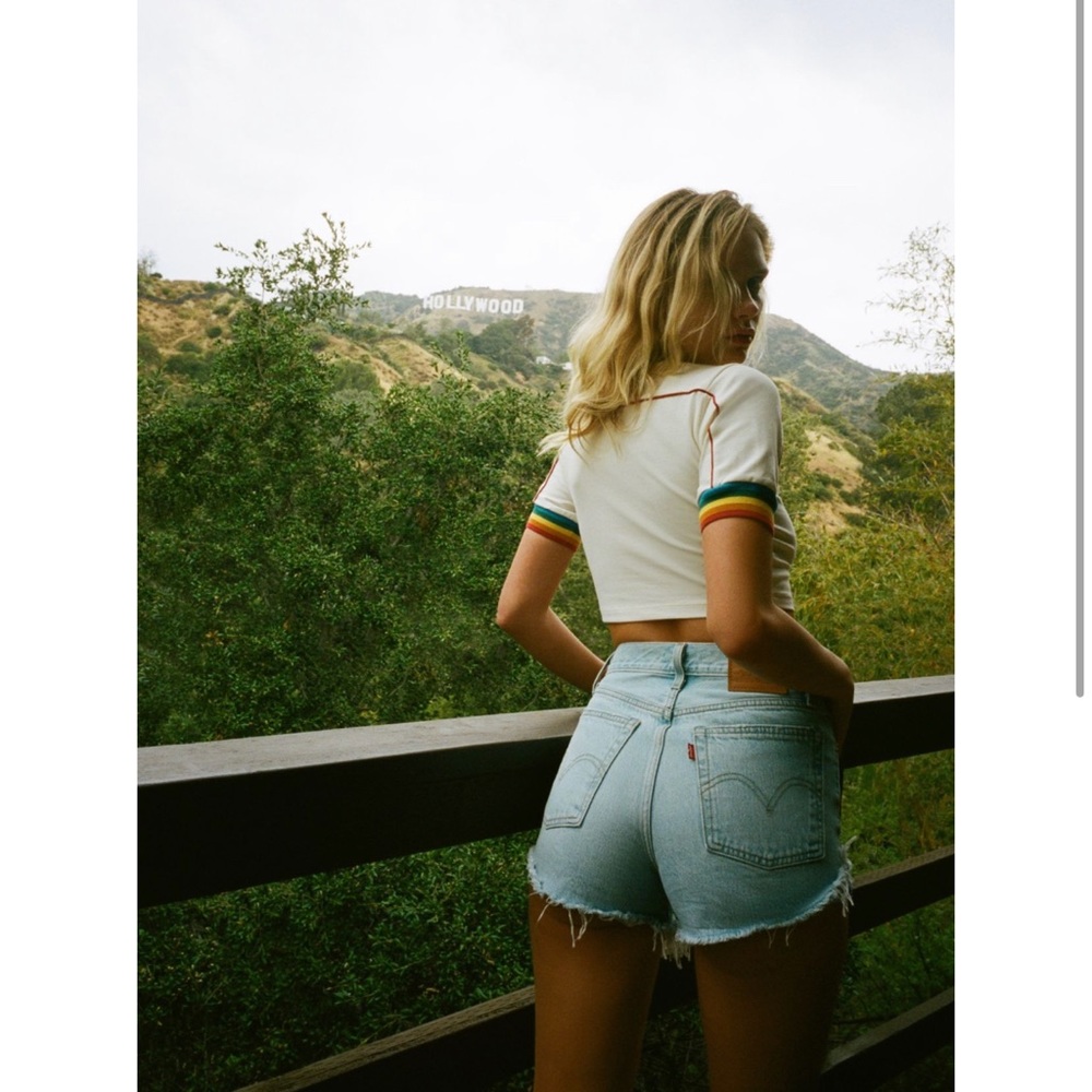 Levi Shorts - wedgie short